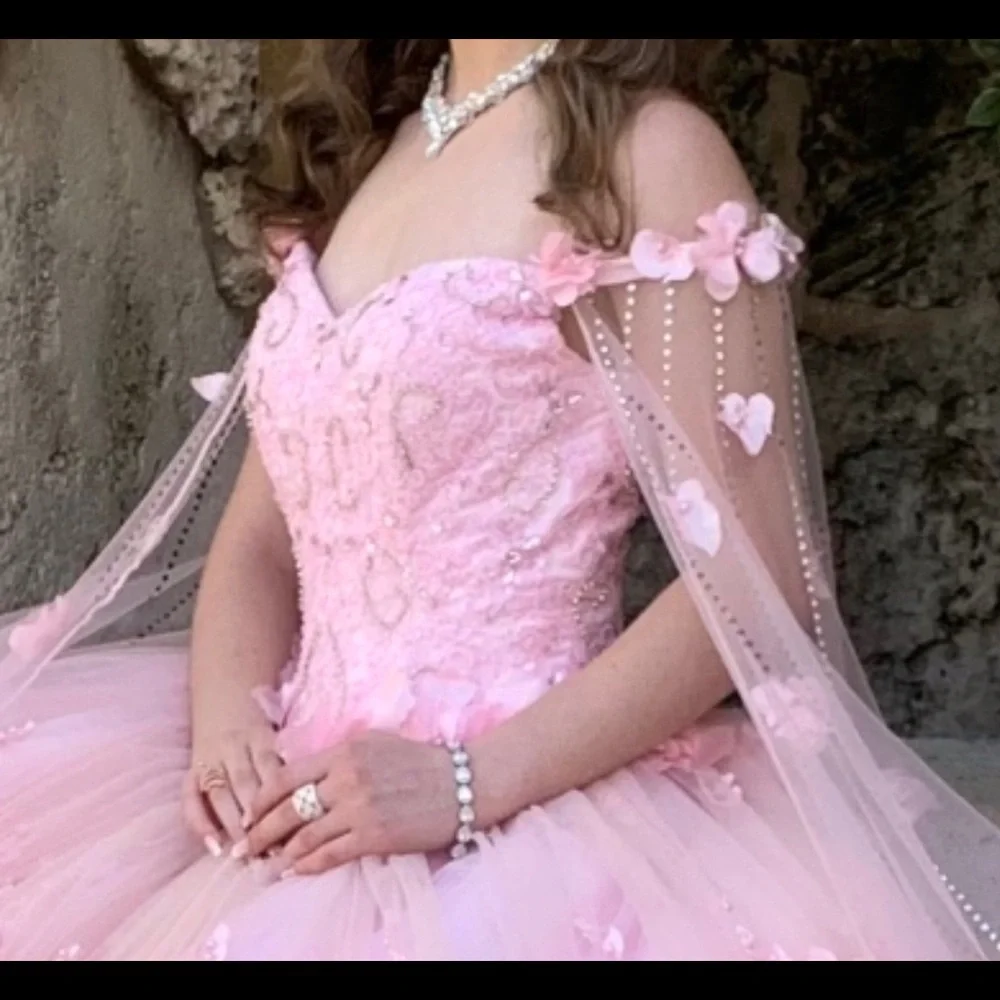 Formal dress - Picture 1 of 5